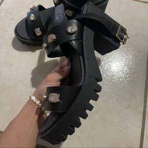 Glitters Shoes✨